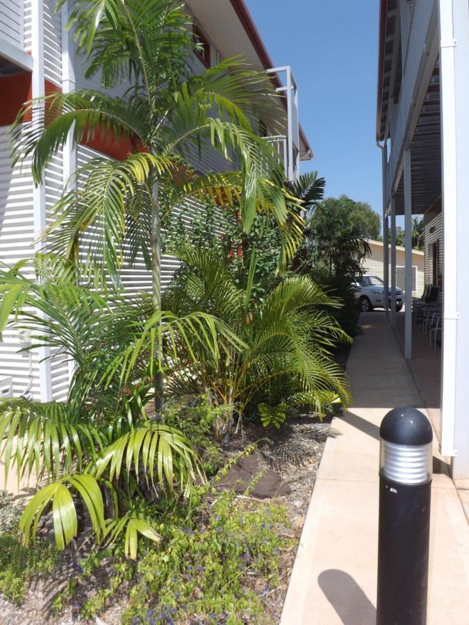 Derby Lodge Self Contained Apartments Bagian luar foto