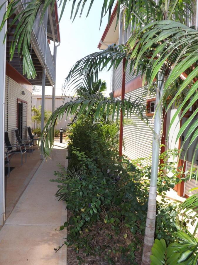 Derby Lodge Self Contained Apartments Bagian luar foto